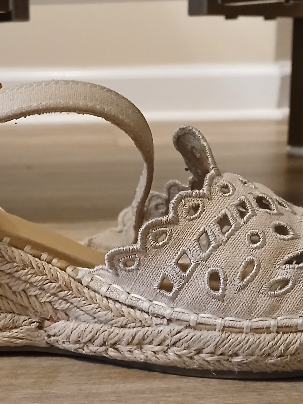 Tommy Bahama Cream Scalloped Espadrille Wedge Sandals